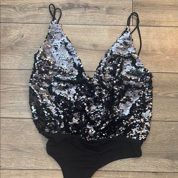 Lovers + Friends Black and Silver Sequin Top - Picture 1 of 4